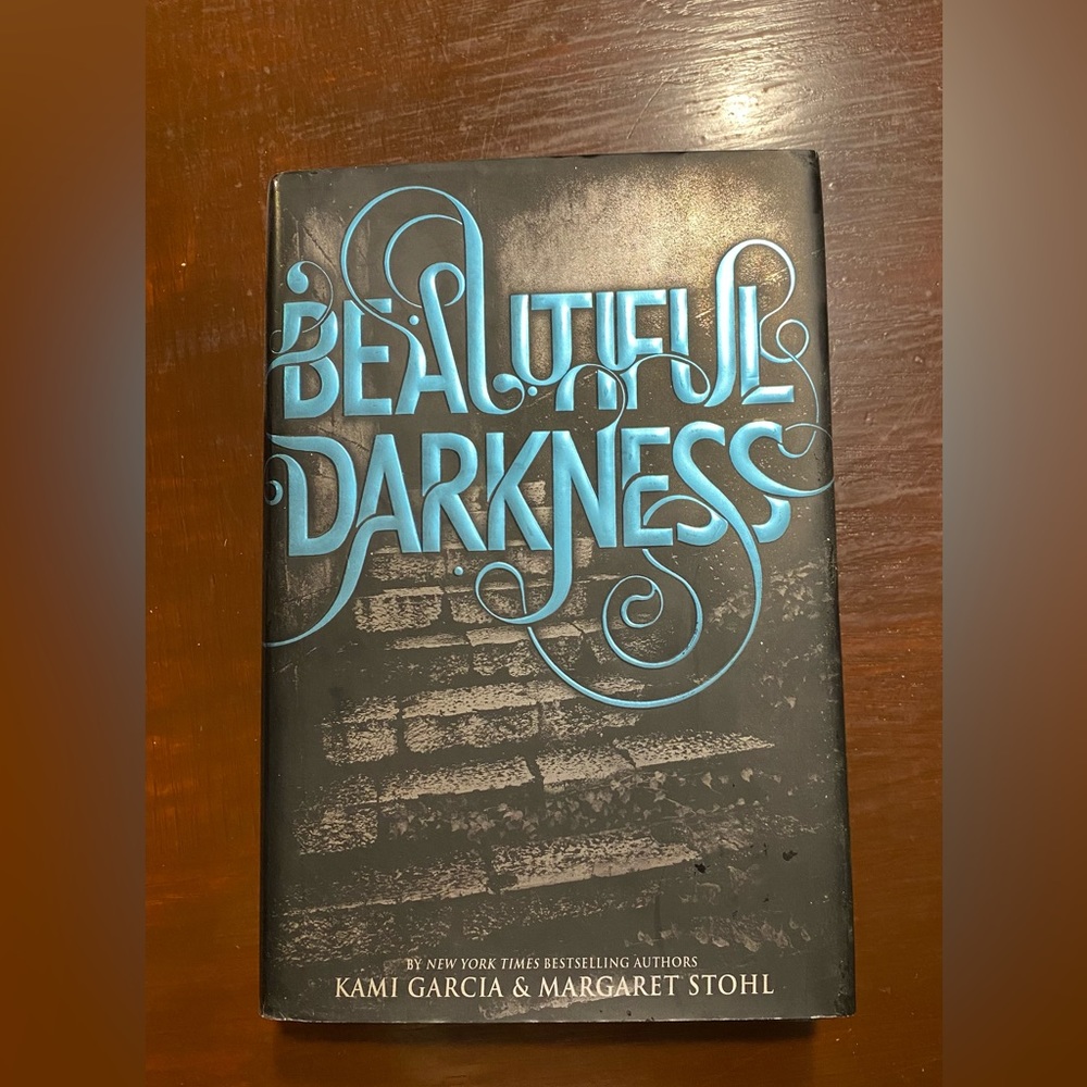Margaret Stohl and Kami Garcia book, Beautiful Darkness, hardcover